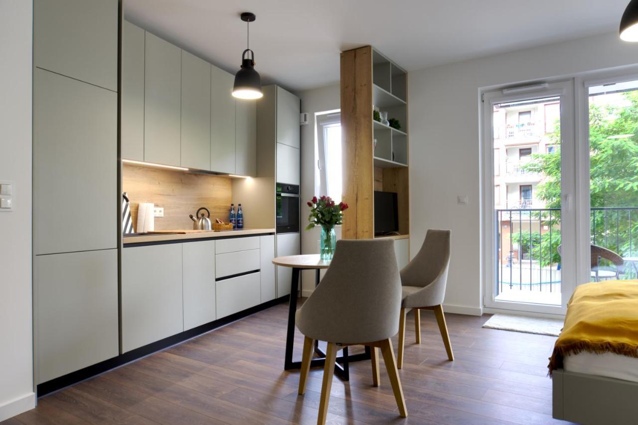 Essence Apartments Sapphire Познань Экстерьер фото