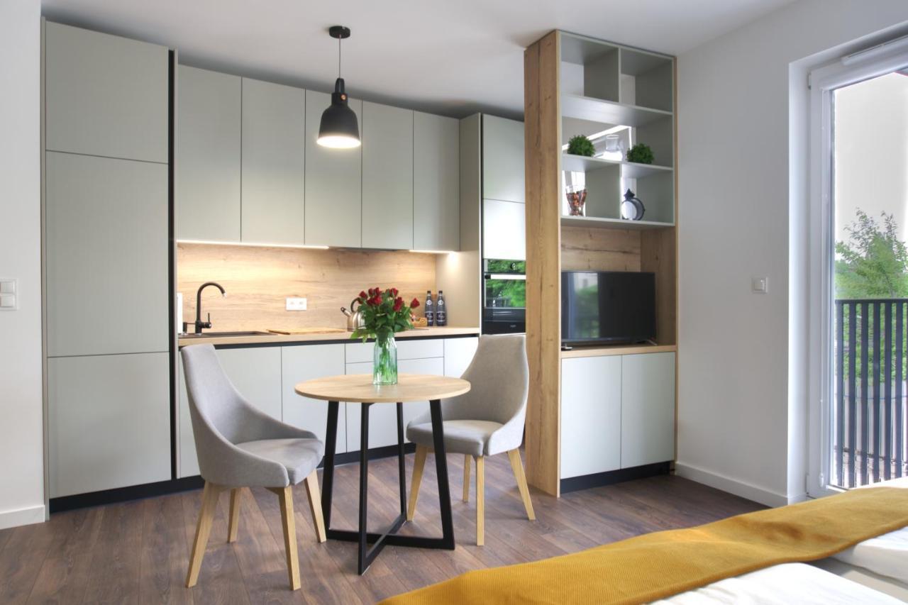 Essence Apartments Sapphire Познань Экстерьер фото