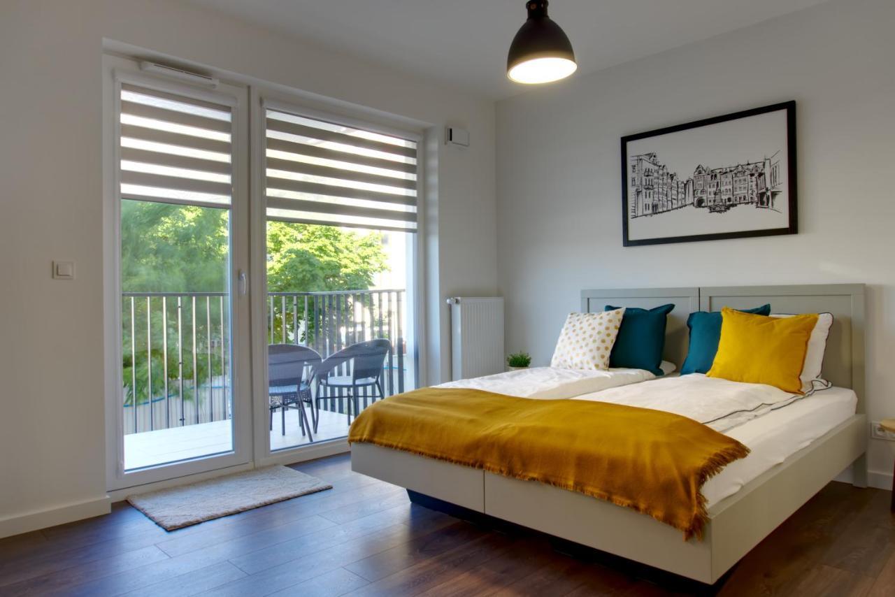 Essence Apartments Sapphire Познань Экстерьер фото