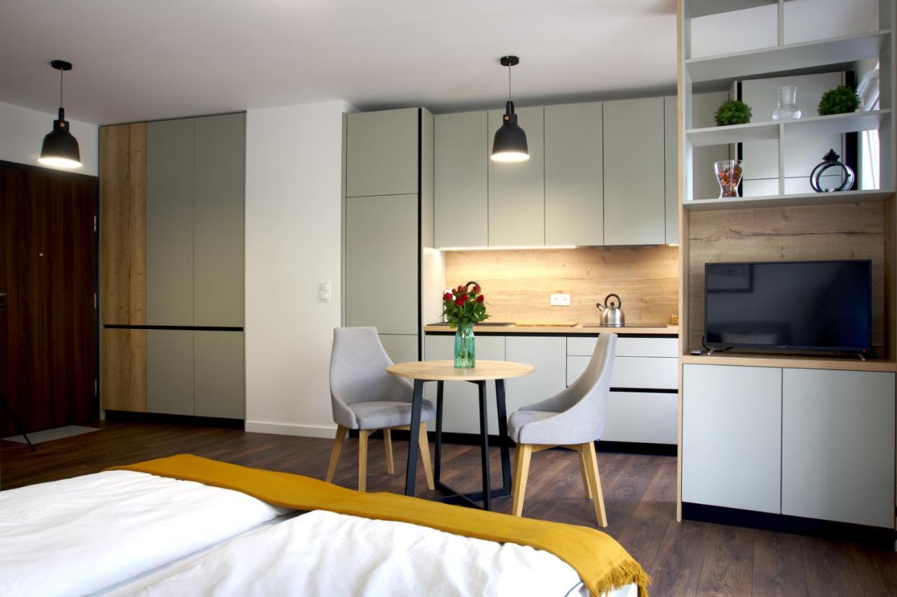 Essence Apartments Sapphire Познань Экстерьер фото