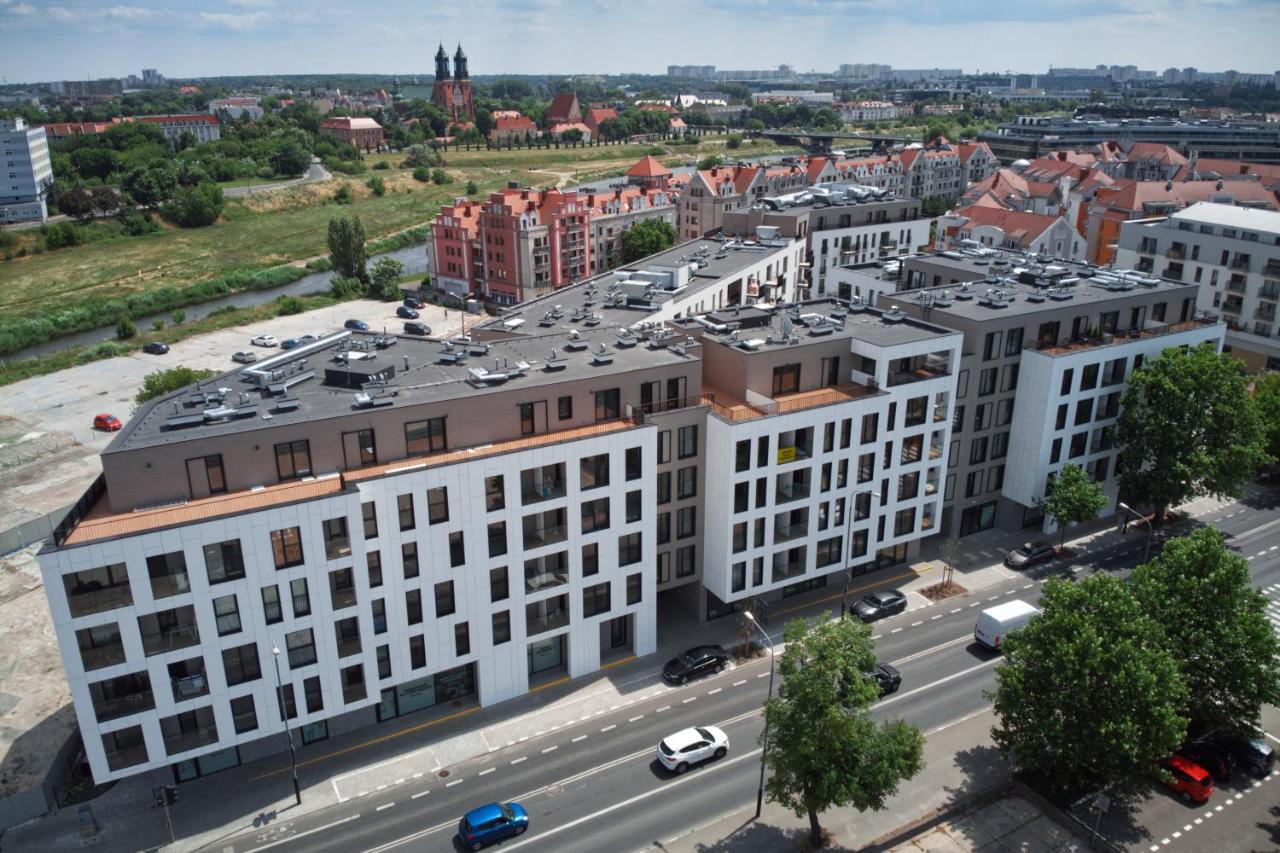 Essence Apartments Sapphire Познань Экстерьер фото