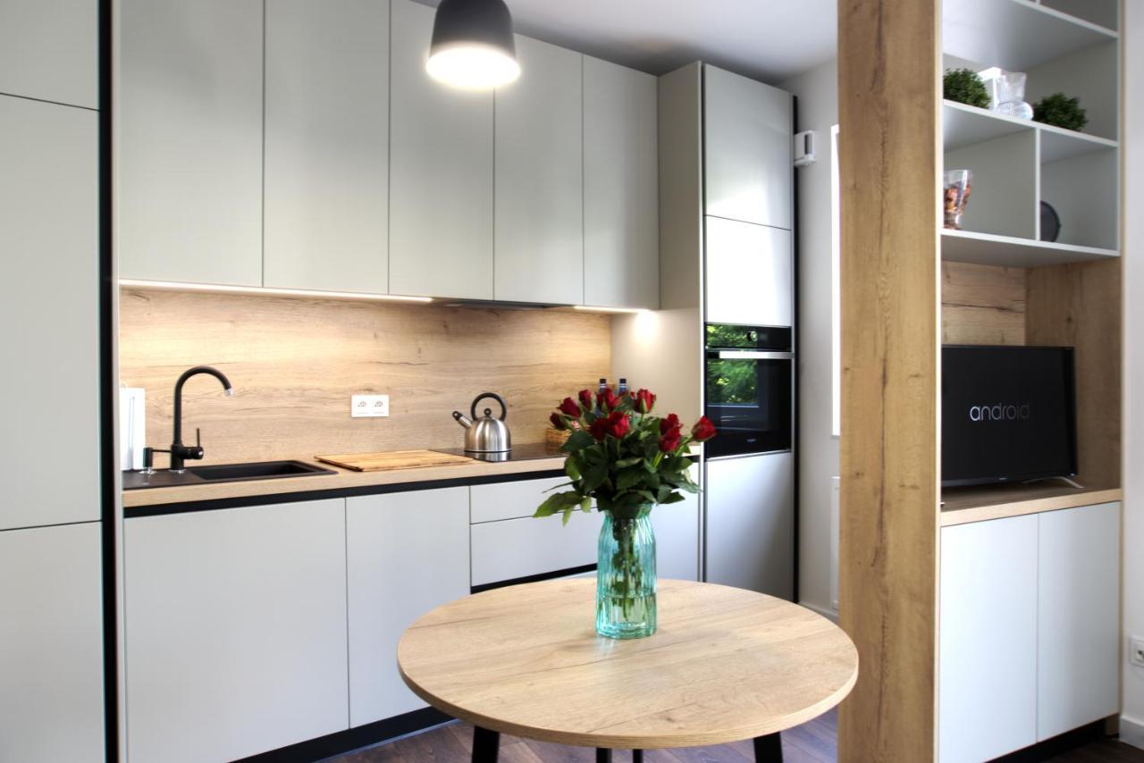 Essence Apartments Sapphire Познань Экстерьер фото