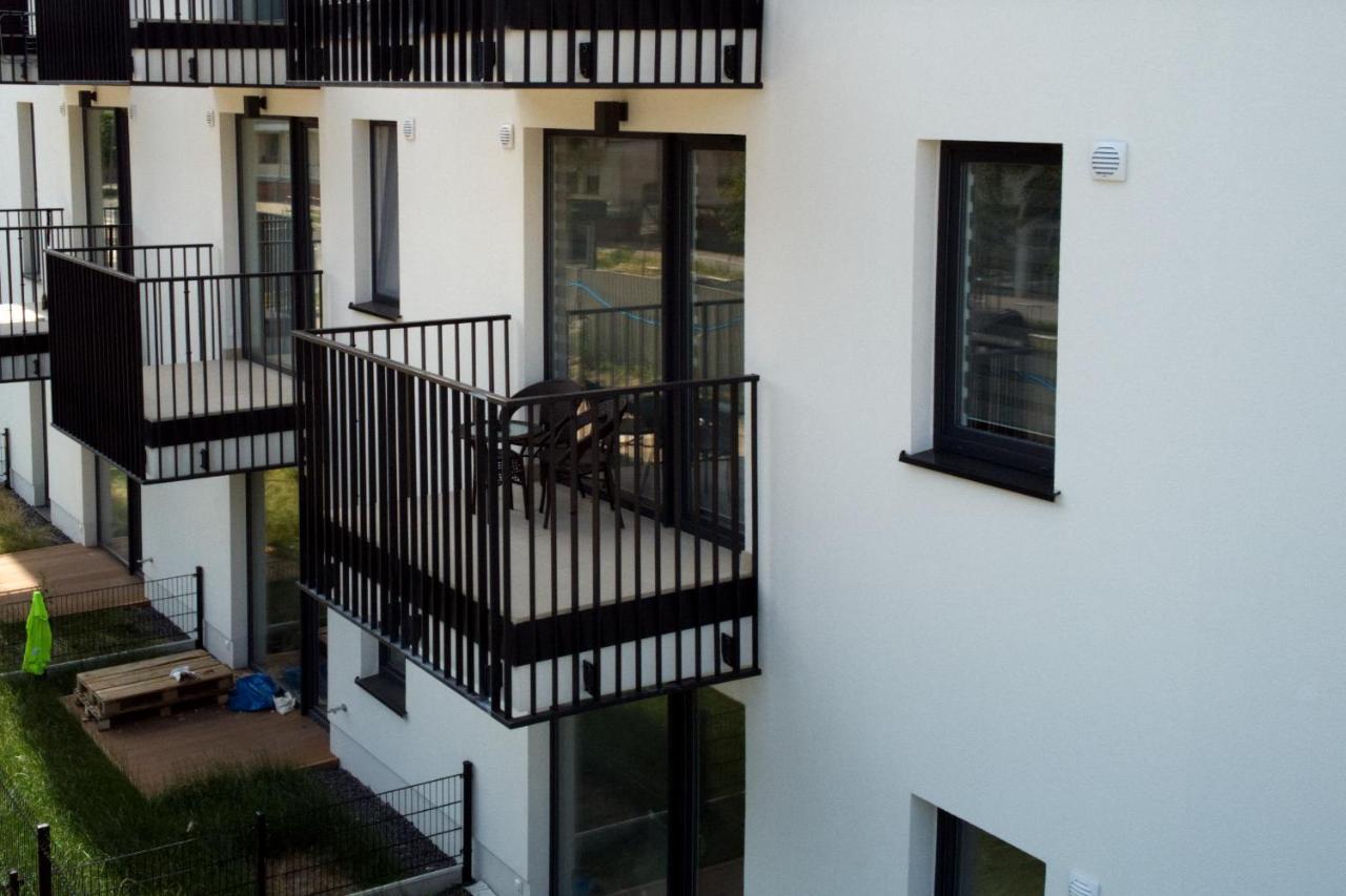 Essence Apartments Sapphire Познань Экстерьер фото